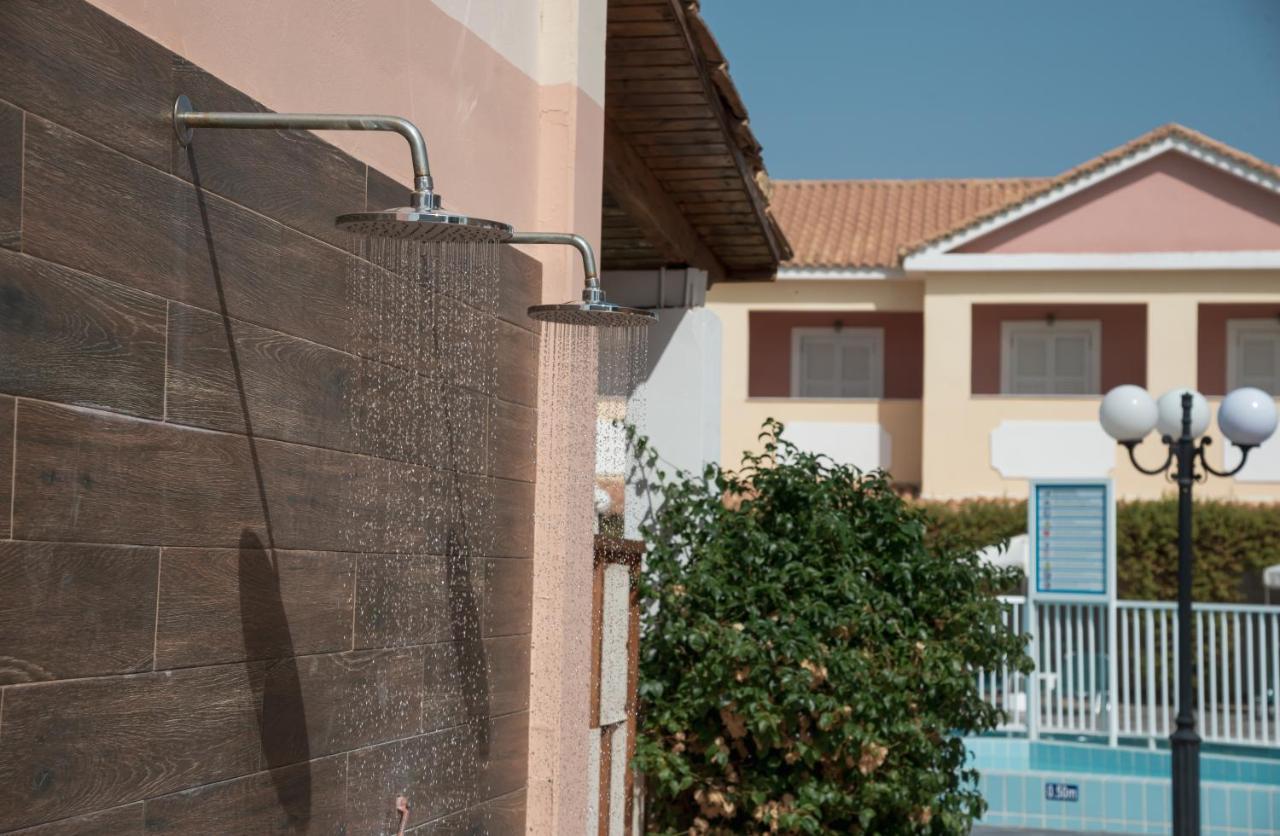 Ecoresort Hotel Zefyros Agios Kirikos  Exterior photo