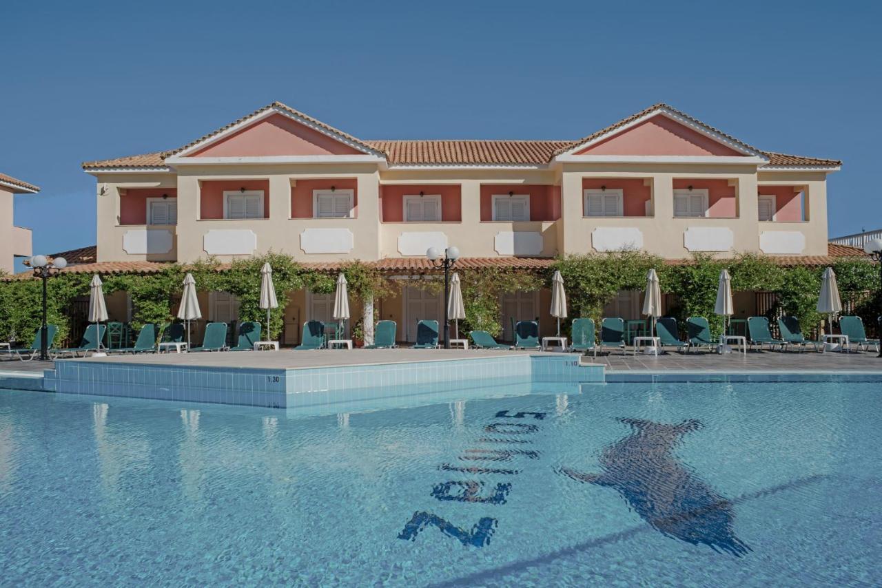 Ecoresort Hotel Zefyros Agios Kirikos  Exterior photo