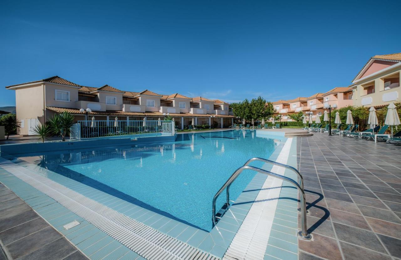 Ecoresort Hotel Zefyros Agios Kirikos  Exterior photo