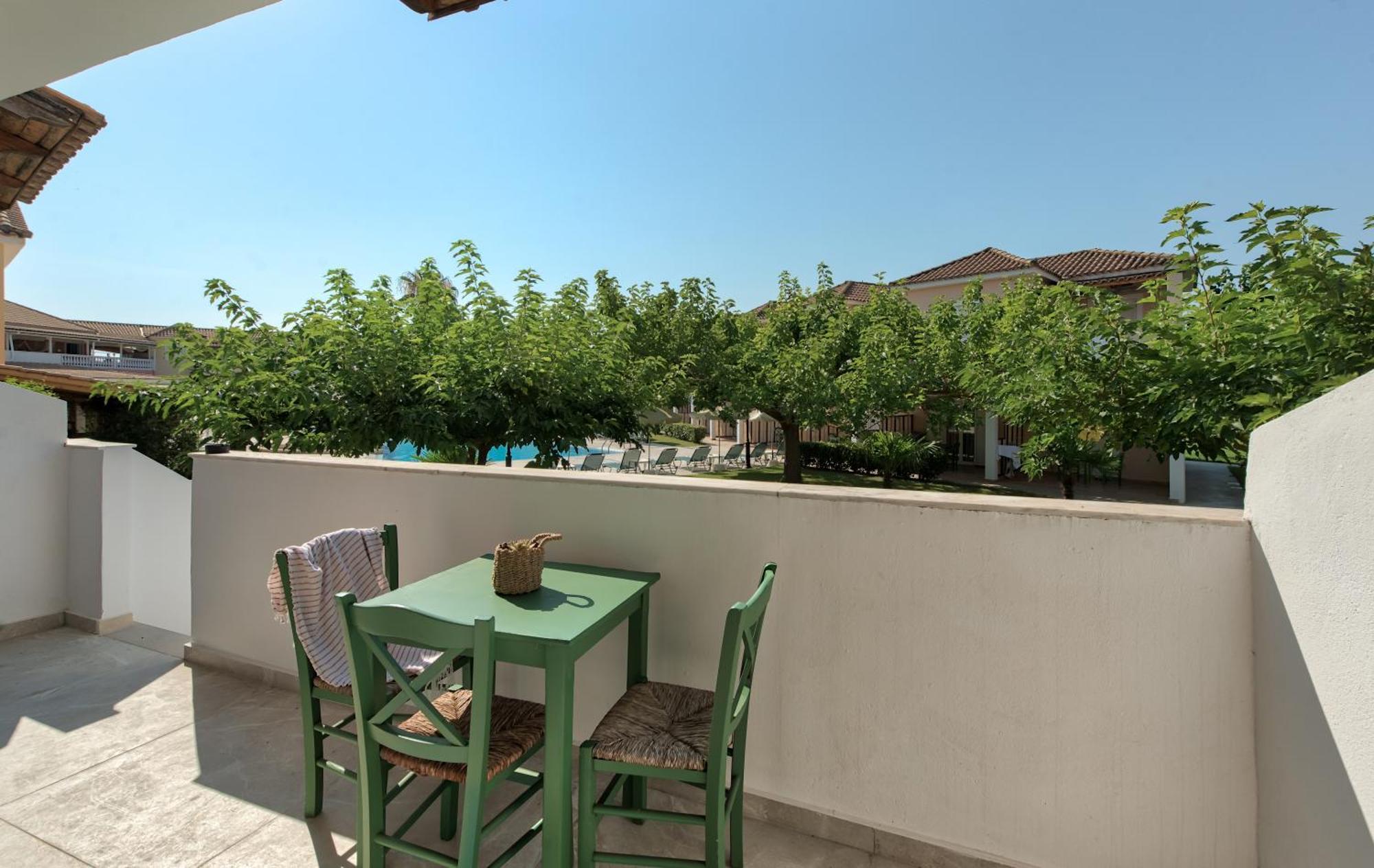 Ecoresort Hotel Zefyros Agios Kirikos  Exterior photo