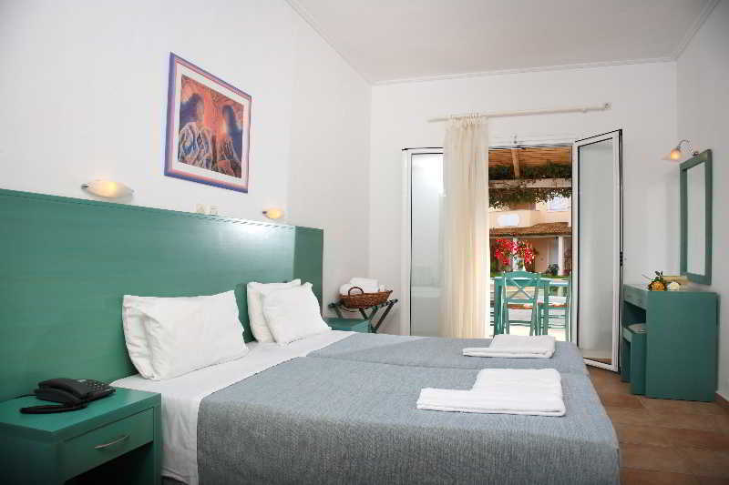 Ecoresort Hotel Zefyros Agios Kirikos  Exterior photo